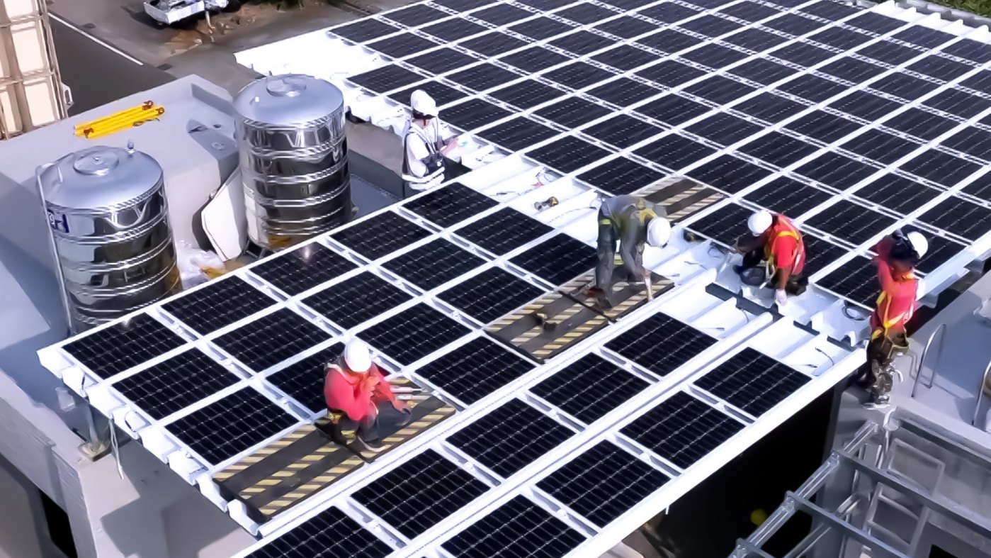 友達打造光電建築一體化整合建材，開發SunSteel光電整合型浪板，實現快速安裝、避免二次施工，讓屋頂光電躍升未來建物新標配。